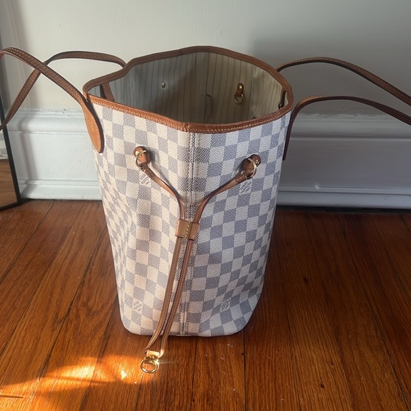 Louis Vuitton Damier Azur Neverfull - Picture 3 of 16